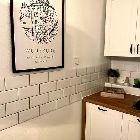 Urban Retreat - And Historic Apartment *